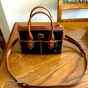 Dooney and bourke wayfarer sachet brand new